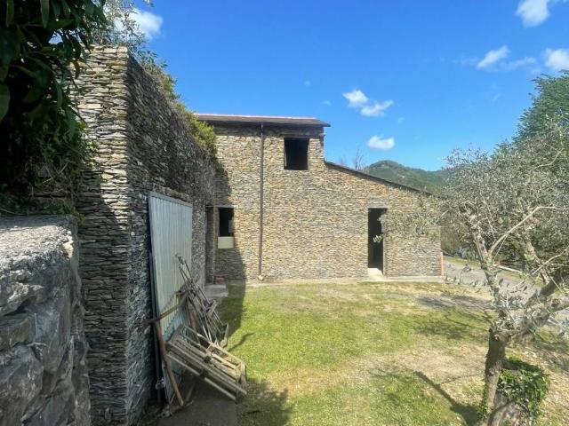 Villa in vendita a Cogorno GE