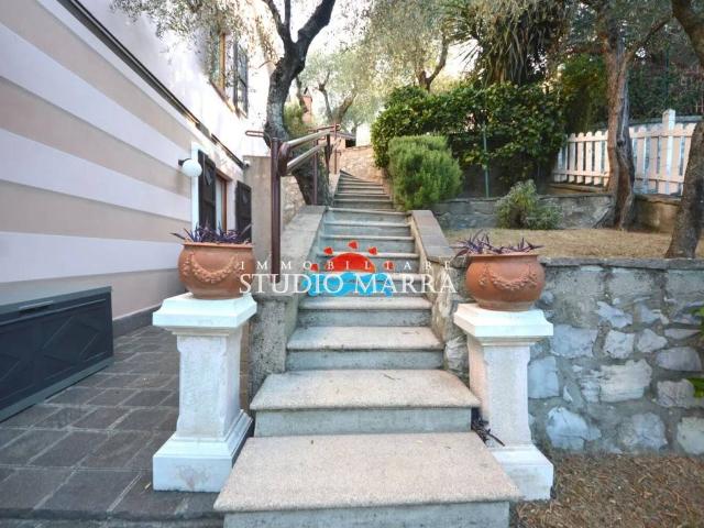 Villa in vendita a Cogorno GE
