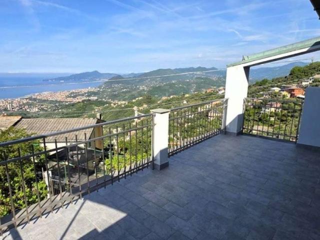 Villa in vendita a Cogorno GE