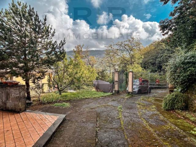 Villa in vendita a Cogorno GE