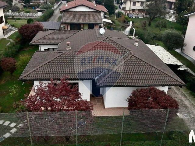 Villa in vendita a Cogliate