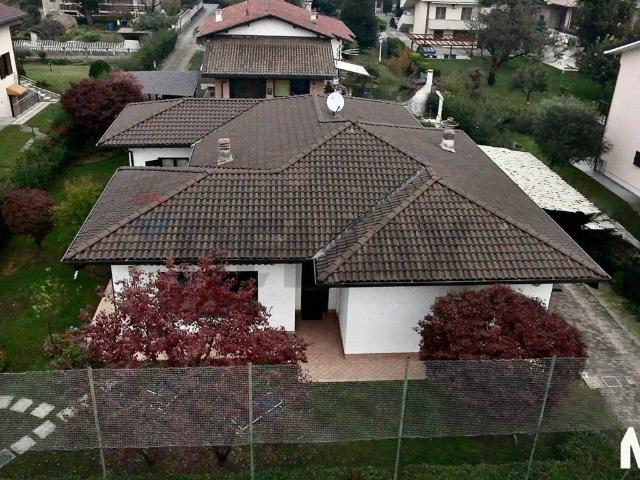 Villa in vendita a Cogliate MB