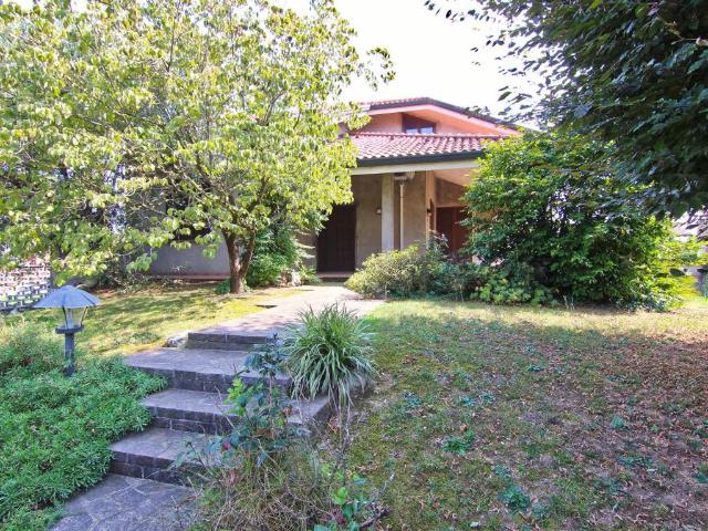 Villa in vendita a Cogliate MB