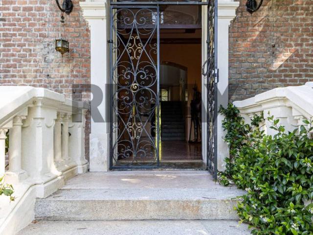 Villa in vendita a Cogliate MB