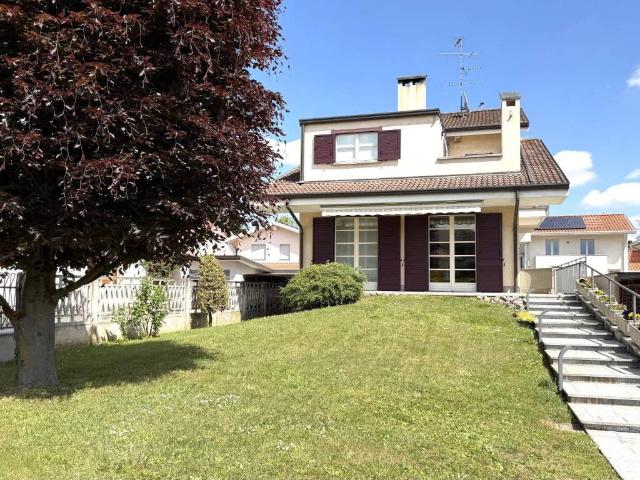 Villa in vendita a Cogliate MB