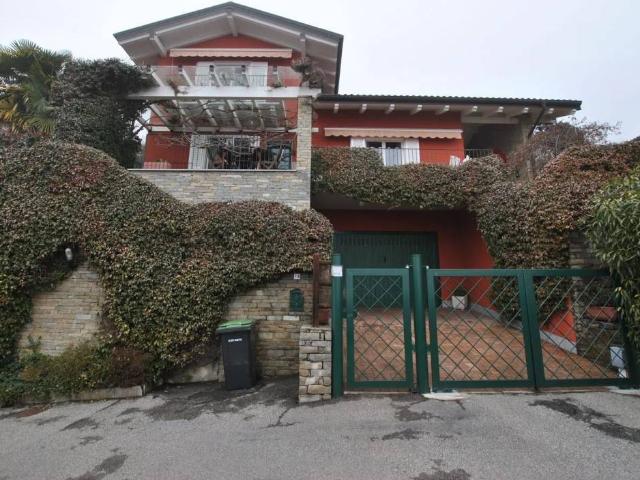 Villa in vendita a Colazza NO