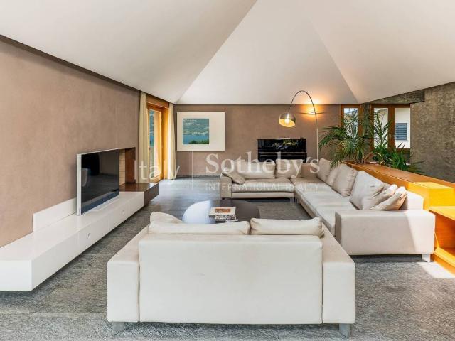 Villa in vendita a Colico LC