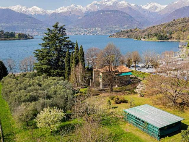 Villa in vendita a Colico LC