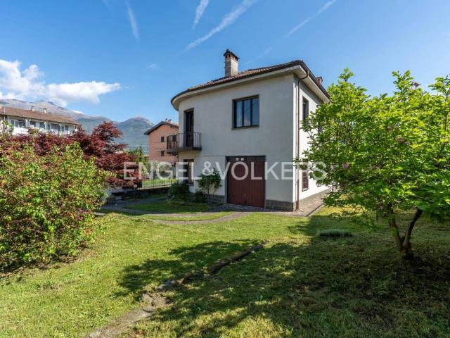 Villa in vendita a Colico LC