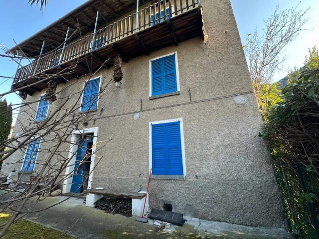 Villa in vendita a Colico LC