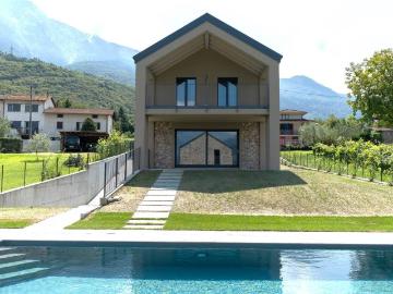 Villa in vendita a Colico LC