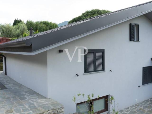 Villa in vendita a Colico LC