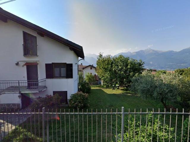 Villa in vendita a Colico LC