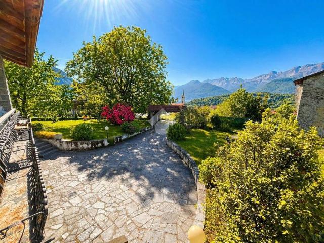 Villa in vendita a Colico LC