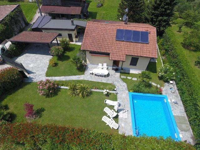 Villa in vendita a Colico LC