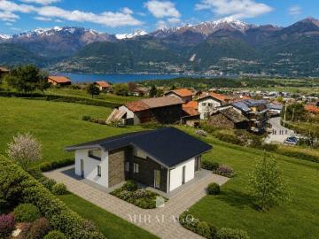 Villa in vendita a Colico LC