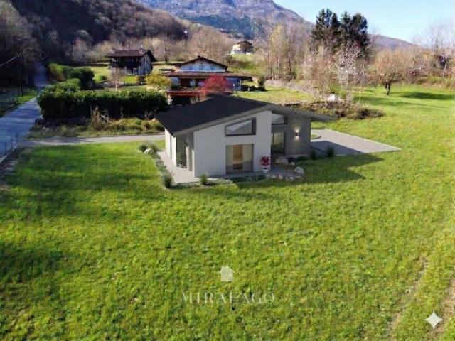 Villa in vendita a Colico LC