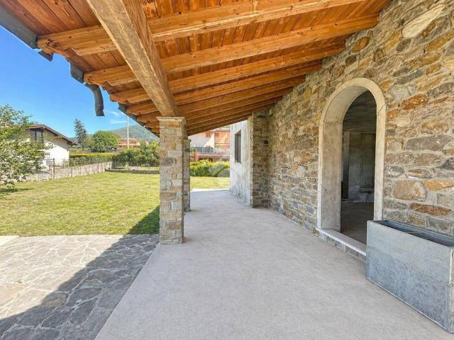 Villa in vendita a Colico LC