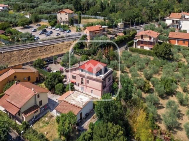 Villa in vendita a Colonna RM