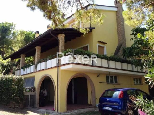 Villa in vendita a Colonnella TE