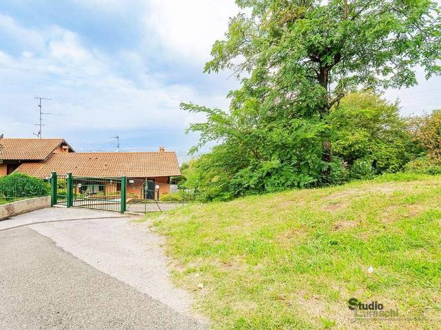 Villa in vendita a Colle Brianza LC
