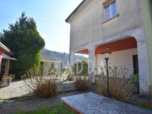 Villa in vendita a Colle Brianza LC