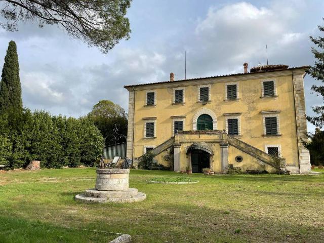 Villa in vendita a Colle di Val d'Elsa SI