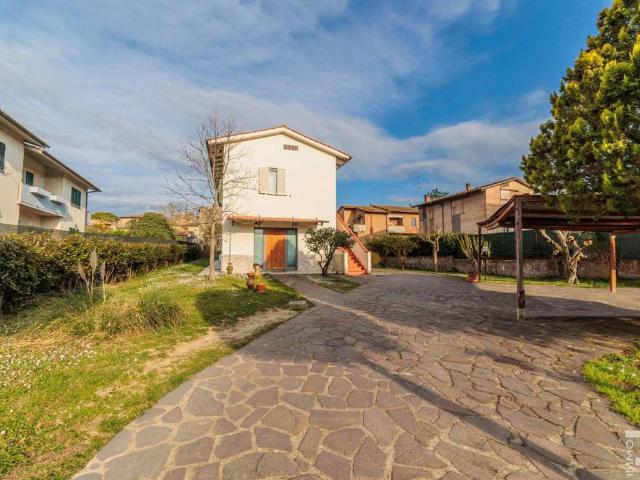 Villa in vendita a Colle di Val d'Elsa SI