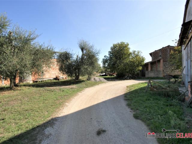 Villa in vendita a Colle di Val d'Elsa