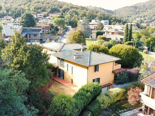 Villa in vendita a Collebeato BS