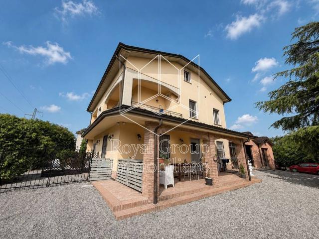 Villa in vendita a Collecchio PR