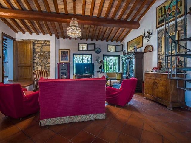 Villa in vendita a Collesalvetti LI