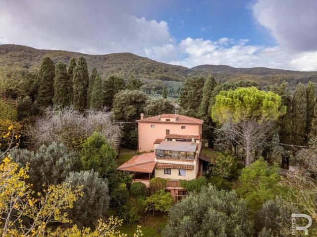 Villa in vendita a Collesalvetti LI