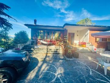 Villa in vendita a Collesalvetti LI