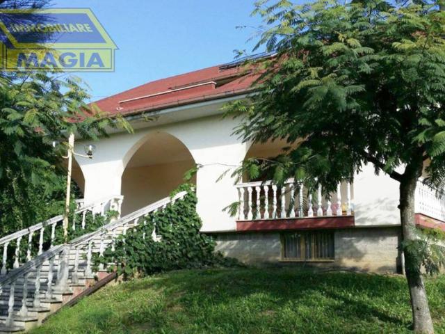 Villa in vendita a Colli del Tronto AP