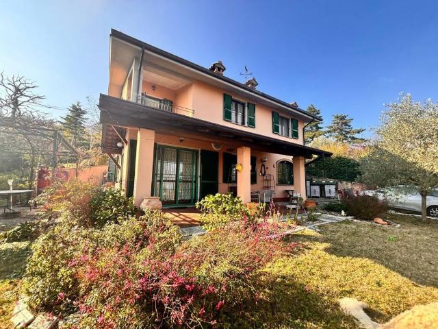 Villa in vendita a Colli Verdi PV