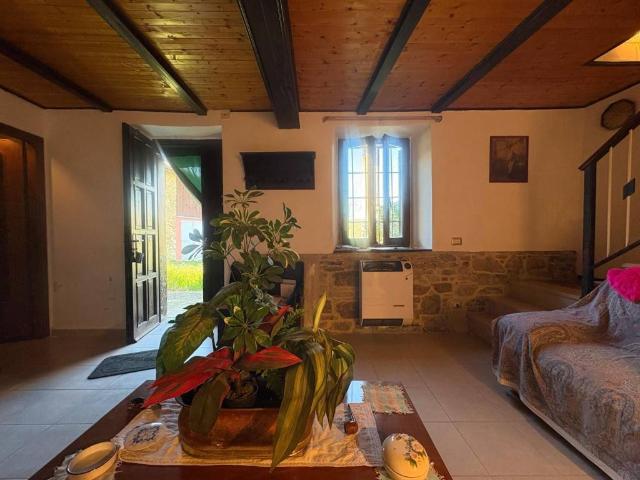 Villa in vendita a Colli Verdi PV