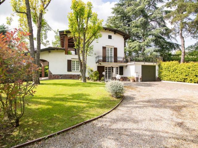 Villa in vendita a Colli Verdi PV