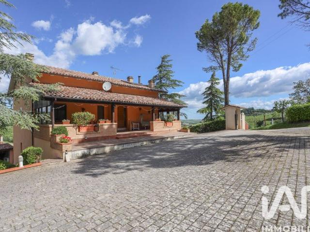 Villa in vendita a Colmurano MC