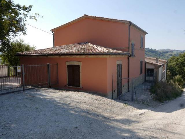 Villa in vendita a Colmurano MC