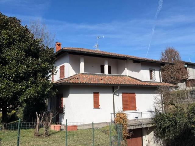 Villa in vendita a Colverde CO