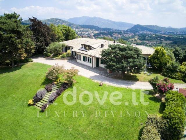 Villa in vendita a Colverde CO
