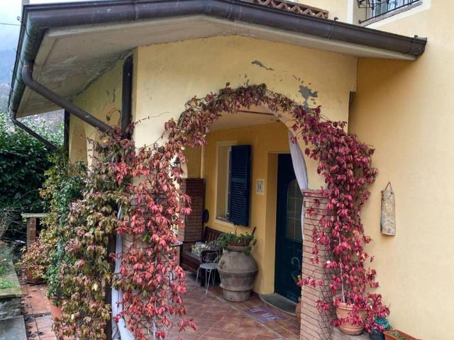 Villa in vendita a Comano MS