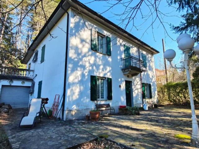 Villa in vendita a Comano MS