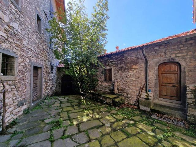 Villa in vendita a Comano MS
