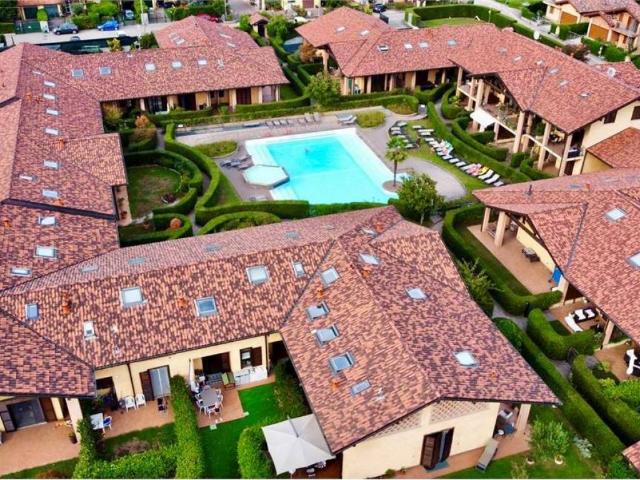 Villa in vendita a Comabbio VA