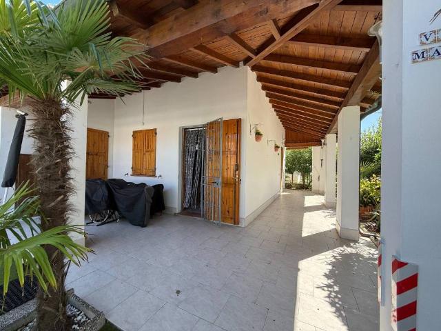 Villa in vendita a Comacchio FE