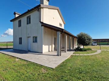 Villa Indipendente in vendita a Comacchio Ferrara