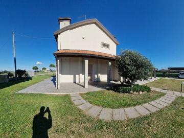 Villa Indipendente in vendita a Comacchio Ferrara