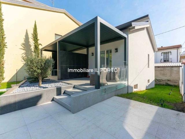 Villa in vendita a Comacchio FE